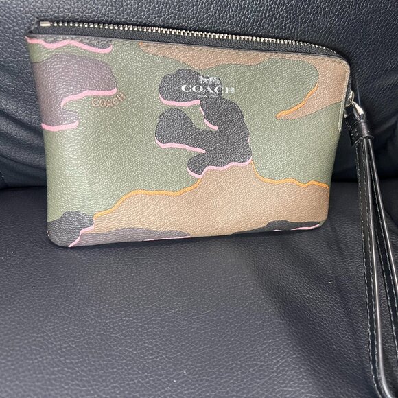 Coach Signature Wild Camo Camouflage Corner Zip Wristlet - Picture 1 of 5